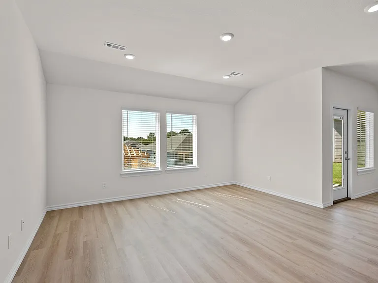 1317 Bates St — Photo 7