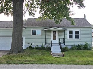 215 N Beech St, Arthur, IL 61911