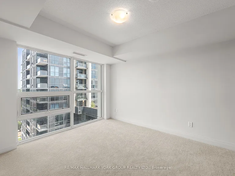 20 Meadowglen Pl #903 — Photo 16