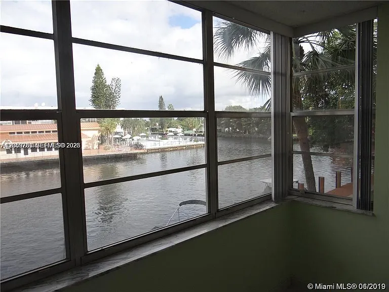 2741 Taft St #206 — Photo 17