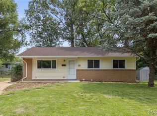 7040 Clover Ln, Hazelwood, MO 63042