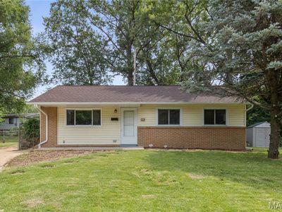 7040 Clover Ln, Hazelwood, MO, 63042