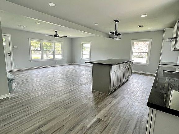 4th image of 2403 Newton St
