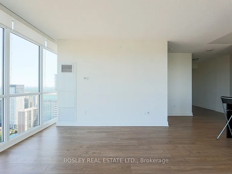 30 Roehampton Ave #3403 — Photo 17