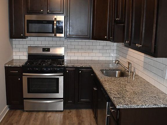 2nd image of 1621 Taylor St NE APT 6
