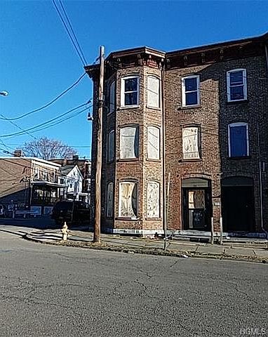 1st image of 74 Van Ness St