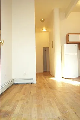 Rented by Tower Brokerage | media 4