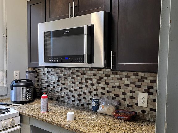 4th image of 2556 Vestry Ave #Aprt2