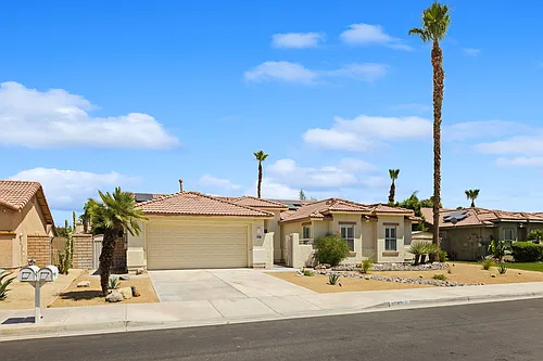 37762 Drexell Dr Photo 1