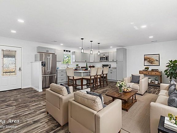 2nd image of 195 Lakeside Dr