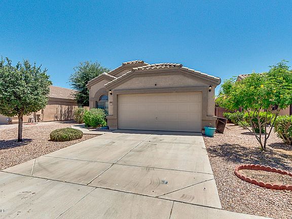 3rd image of 1743 E Bishop Pl