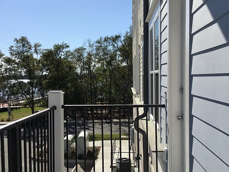 MV Flats @ Riverlights — Photo 24