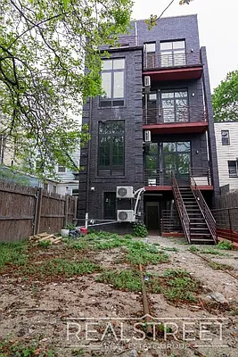 Rented by Real Street Inc | media 10