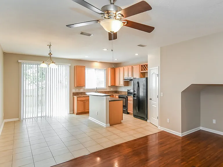 2326 Sunset Bluff Dr — Photo 6