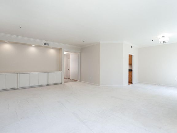 4th image of 1457 Bellevue Ave APT 13