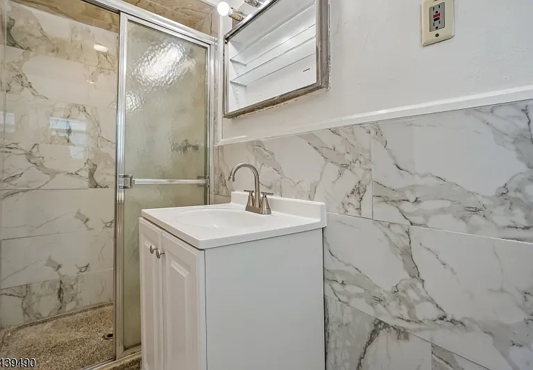 51 Tremont Ter — Photo 18