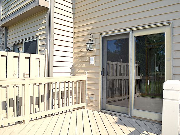2nd image of 26W015 Klein Creek Dr