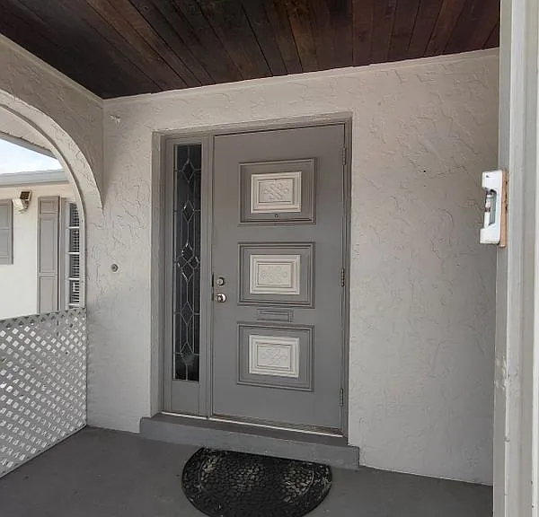 20263 Hamilton Ave — Photo 2