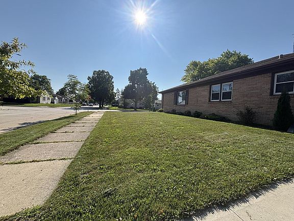 2nd image of 2900 Drexel AVENUE