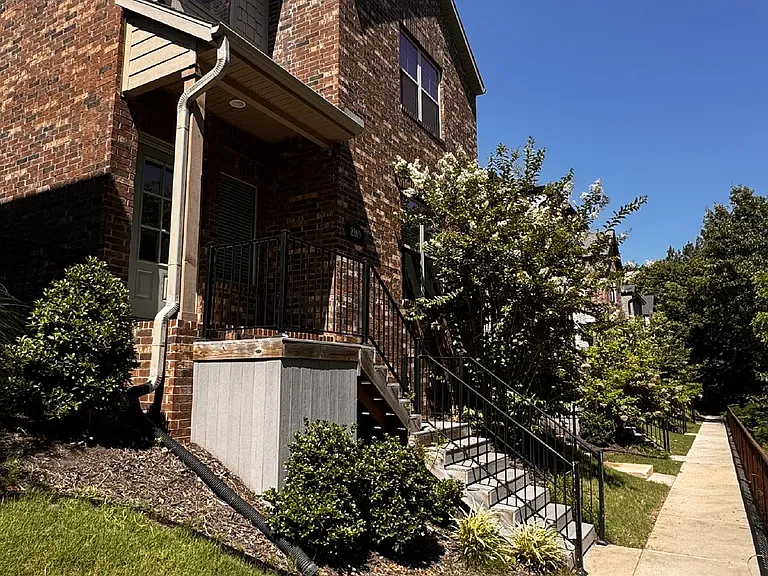 2369 E Amherst Aly — Photo 3