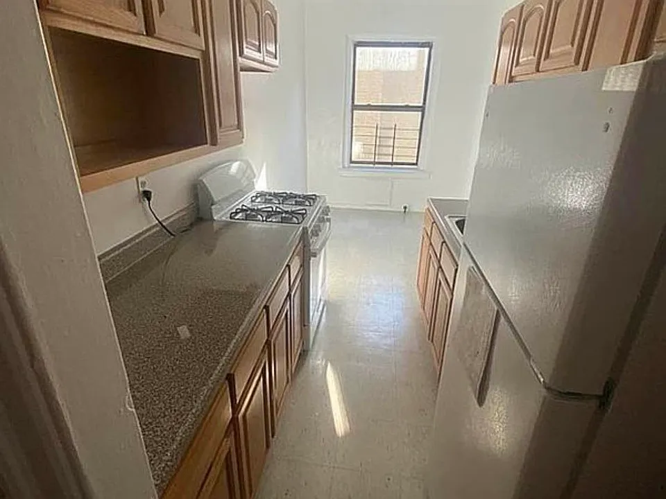 2157 Wallace Ave #4E