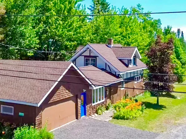 42840 Lakeshore Dr, Chassell, MI 49916