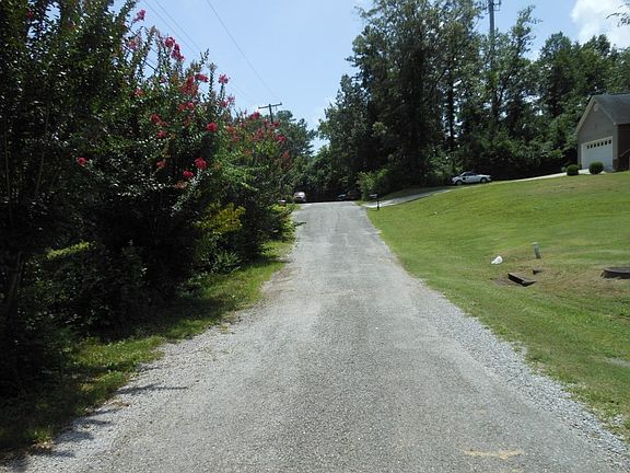 4th image of 1616 Eastwood Ave