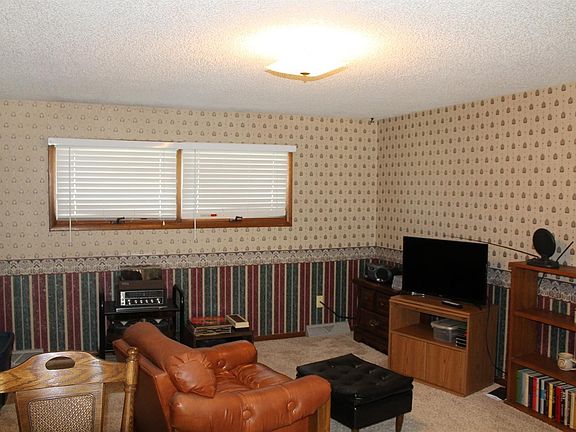 5th image of 1207 Donald Dr
