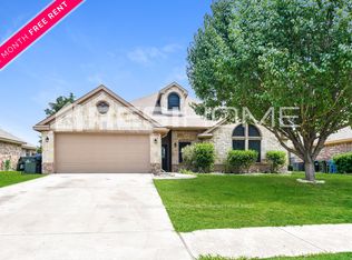 1202 Woodside Ln, Seagoville, TX