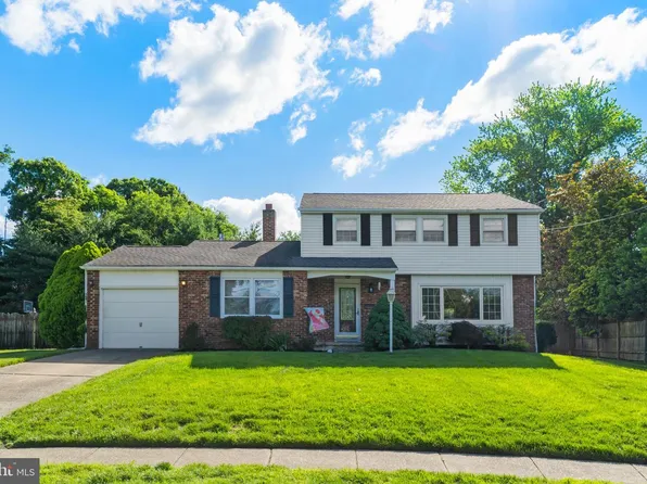 3 Linden Ct, Blackwood, NJ 08012