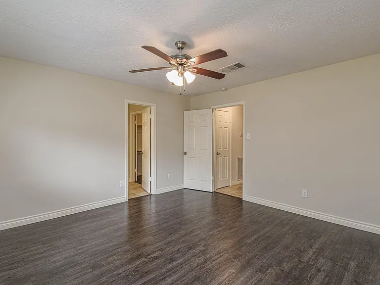 4922 Bridgemont Ln — Photo 11