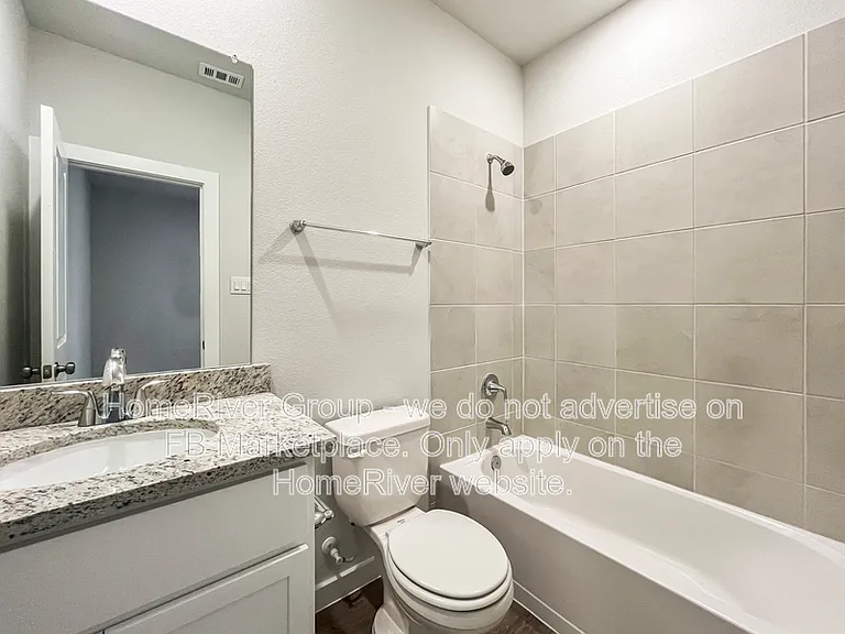 454 Suffolk Dr — Photo 13