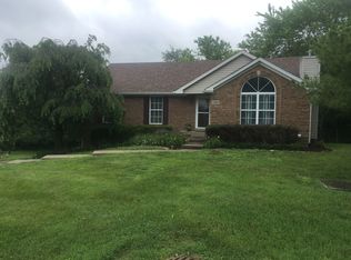 1305 Nightingale Ln, Goshen, KY 40026