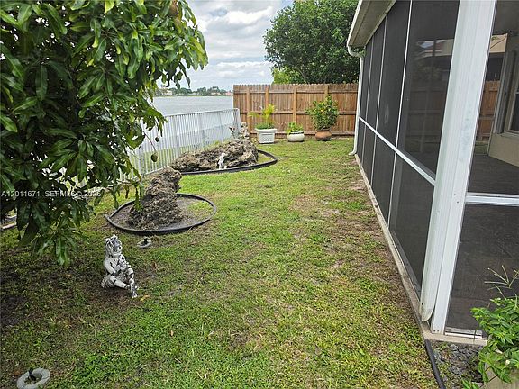 3rd image of 6178 Buena Vista Dr