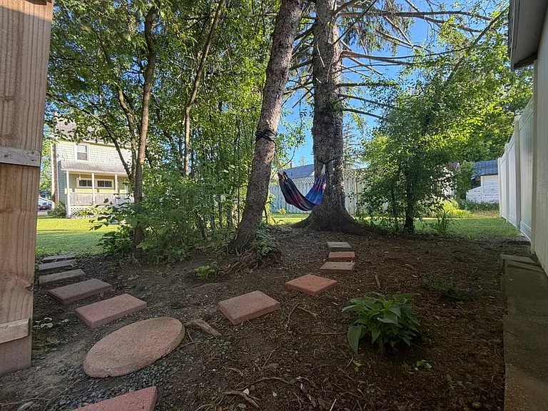 1805 Baker Ave — Photo 27