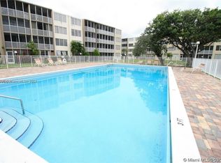 1700 NE 191st St APT 511, Miami, FL 33179