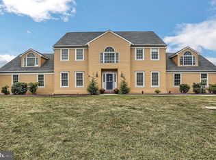 11 Natures Xing, Enola, PA 17025