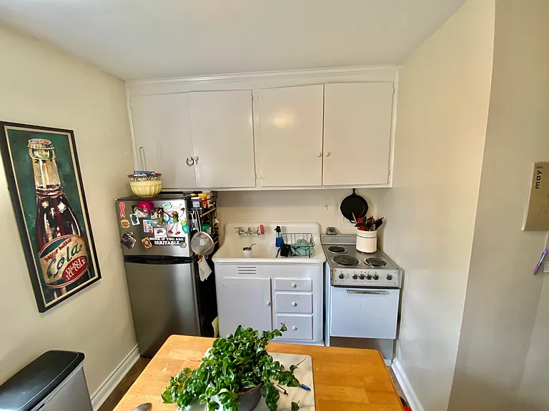 2848 Thornhill Rd — Photo 3
