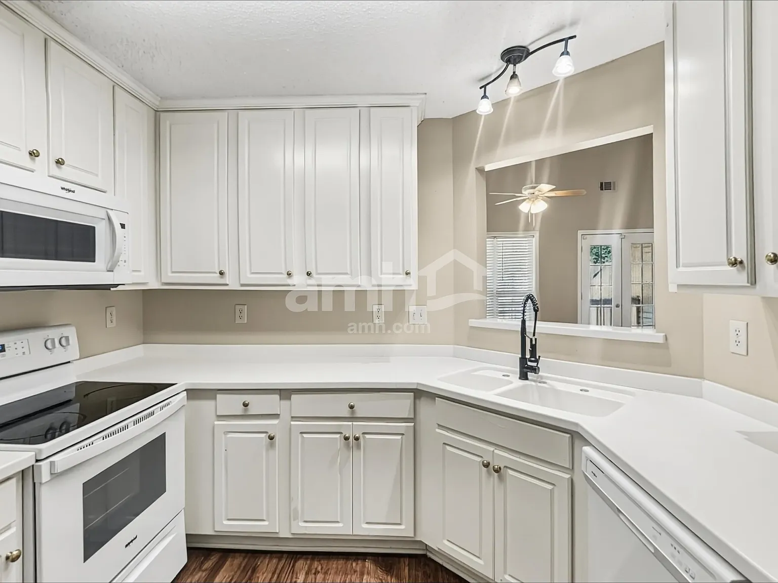 5 bed, 3.0 bath, 2243 sqft, $2,360 — Photo 4