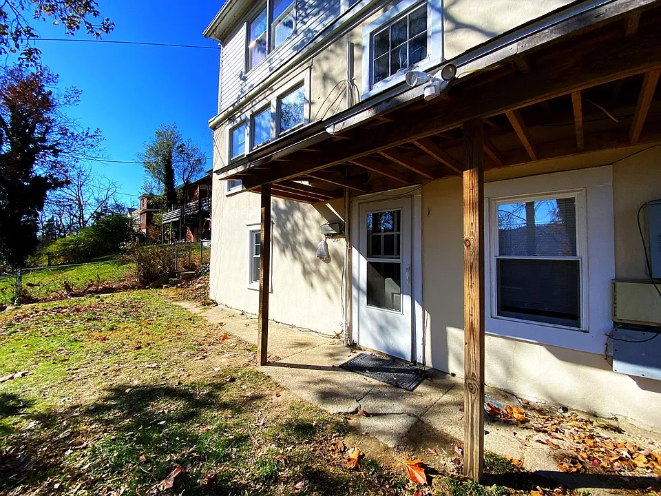 410 Walnut Ave #D