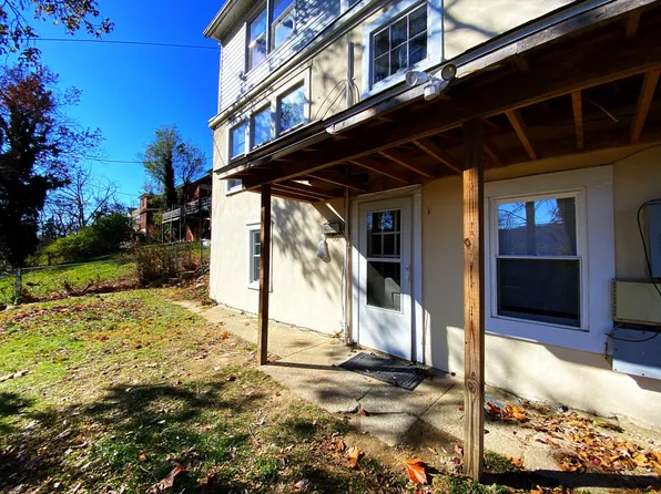 410 Walnut Ave APT D, Waynesboro, VA 22980