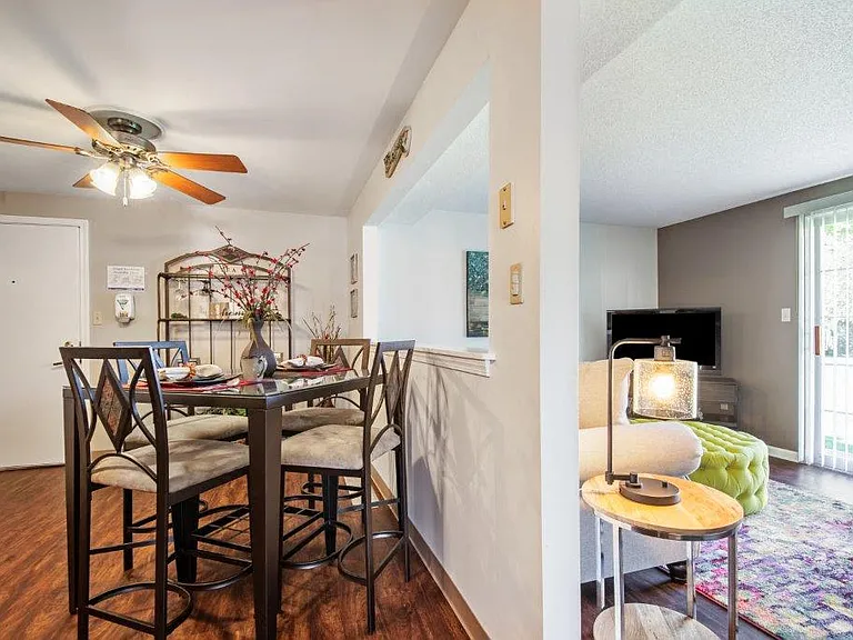 Maplewood Estates Apartment Homes — Photo 10