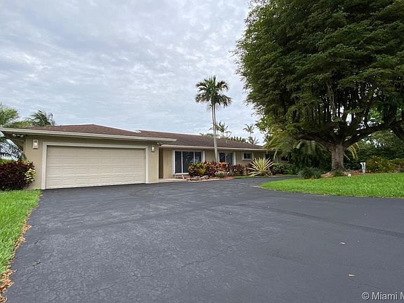4th image of 13111 S Calusa Club Dr