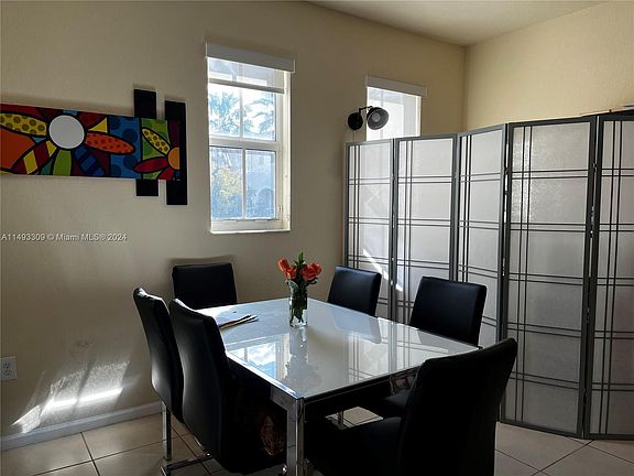 4th image of 11605 NW 89th St APT 205