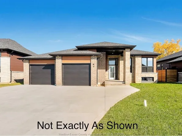 14 Woodland St, Kingsville, ON N9Y 0A9