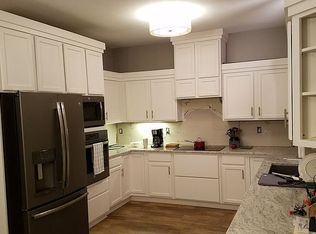 8944 Lakeview Ave, Lenexa, KS 66219