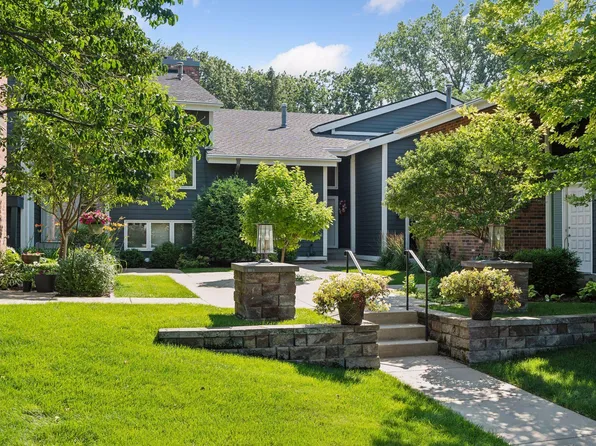 7657 Woodview Ct, Edina, MN 55439