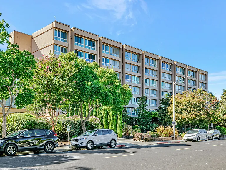 1700 Civic Center Dr #707 — Photo 48