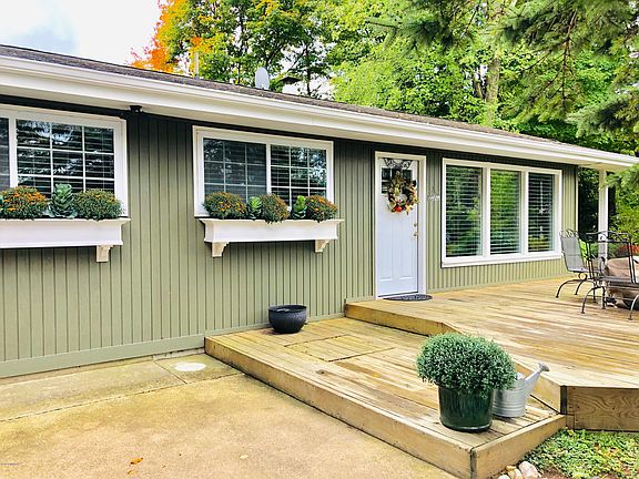 3rd image of 5575 S Lakeshore Dr