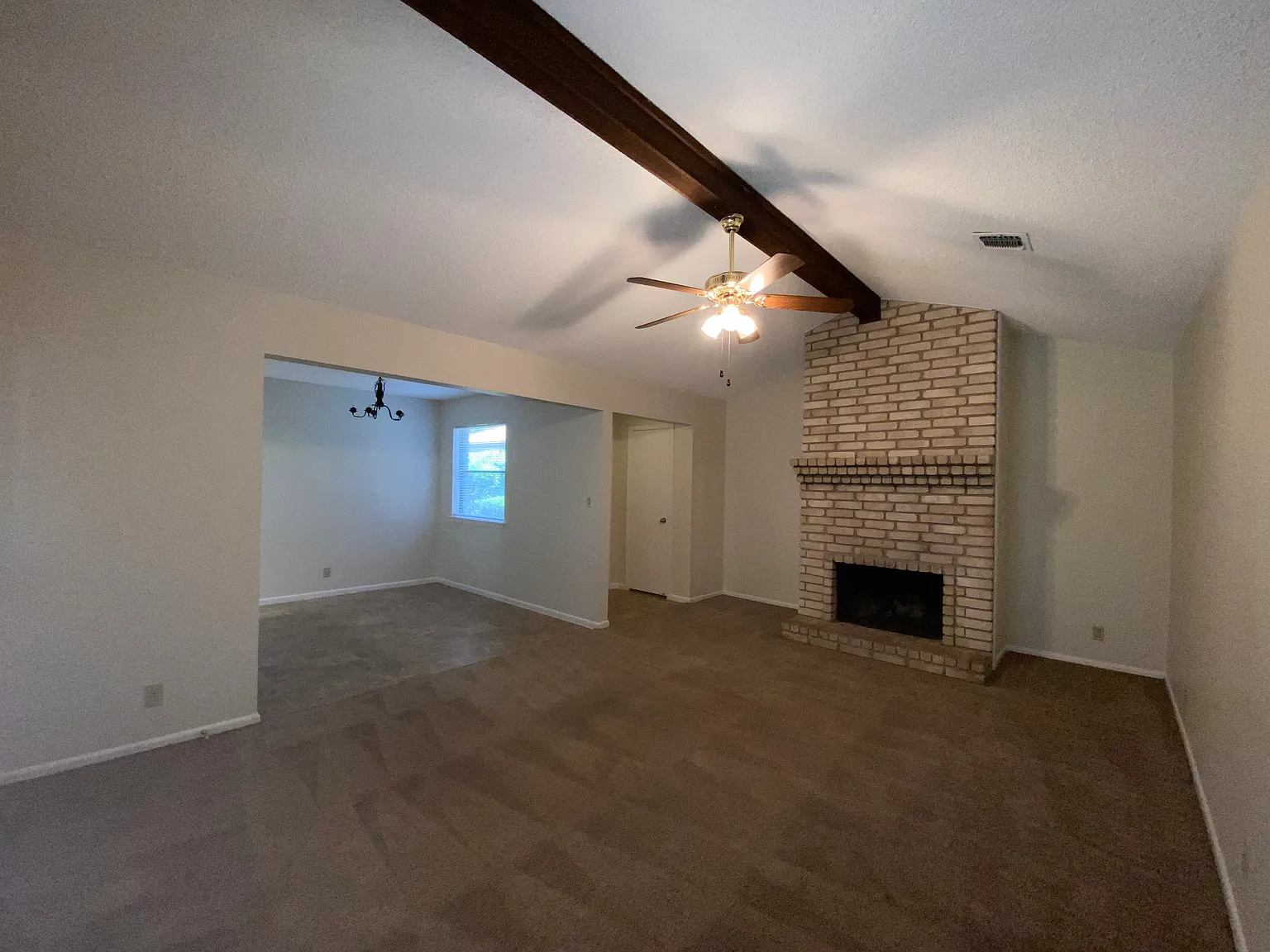 3 bed, 1239 sqft, $1,450 — Photo 3